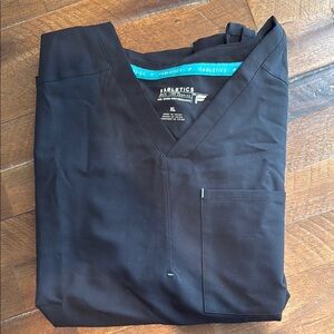 Men’s Fabletics Black Scrub Top XL